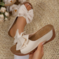 👡 50 % de réduction + livraison gratuite🎀 Sandales Compensées à Bout Ouvert & Nœud Papillon pour Femmes – Élégantes, Confortables & Parfaites pour l'Été ☀️