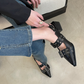 Escarpins à talons bas, œillets et boucles, style rock