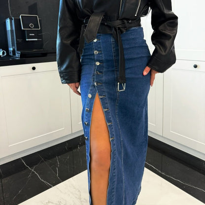 Jupe bodycon fendue à boutons – Chic du jour au soir