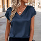 Blouse femme satinée à col V et manches courtes